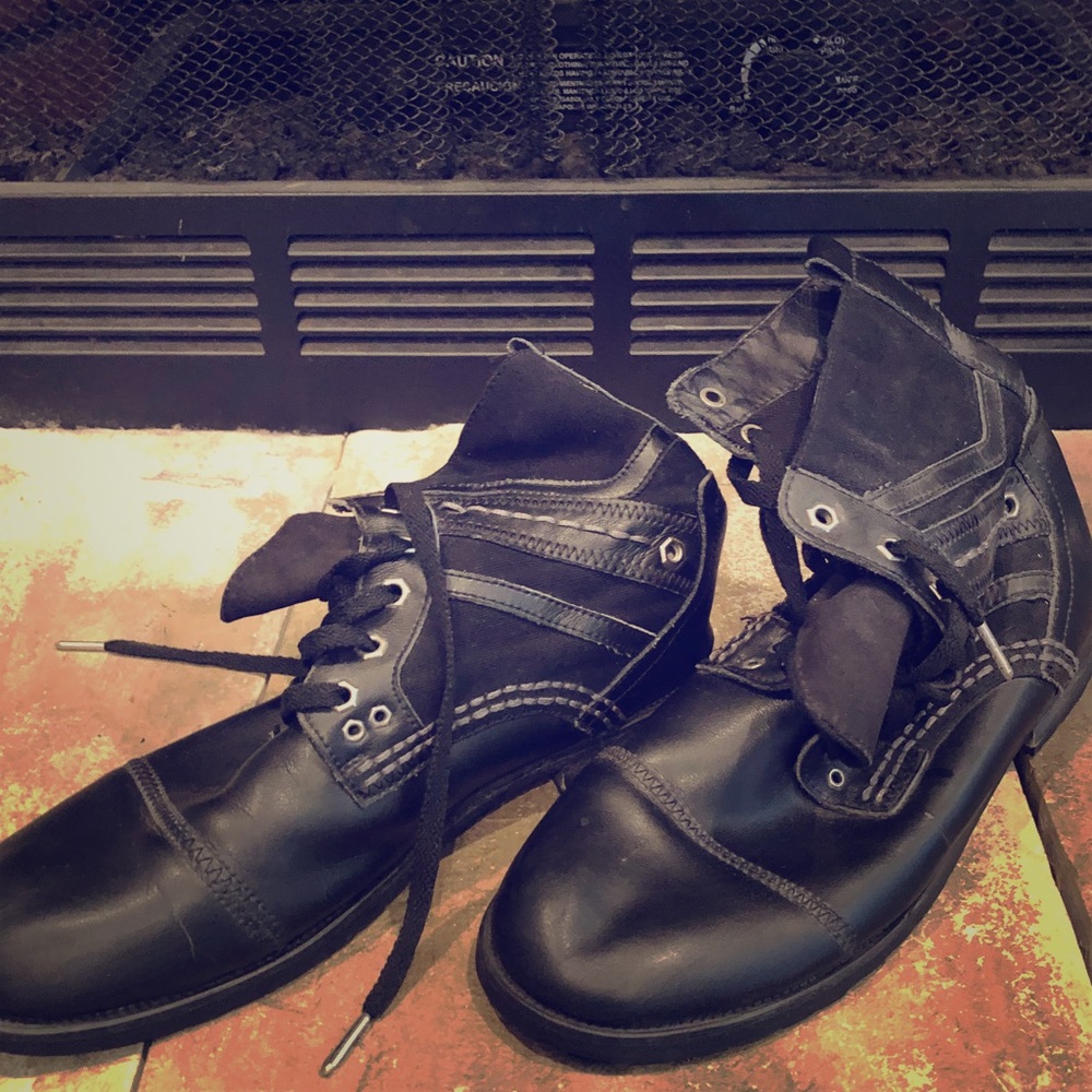 Combat boots